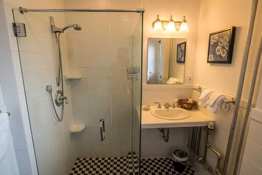 Murray hotel shower and sink