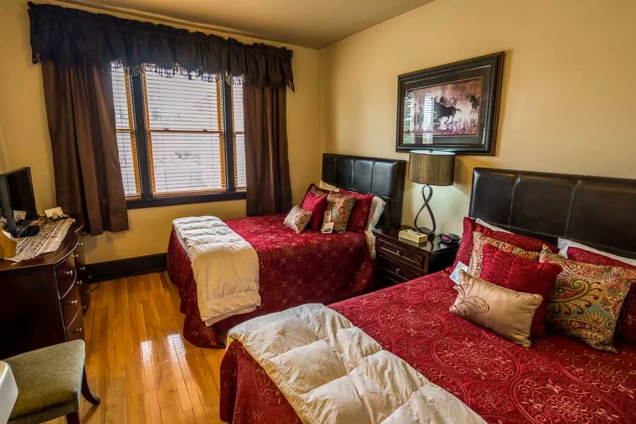 Murray hotel two beds