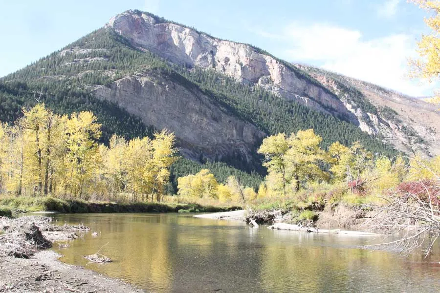 scenic boulder river