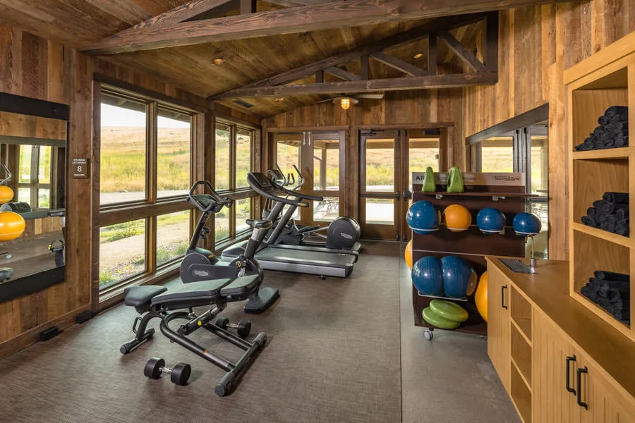 Yellowstone River fishing lodge