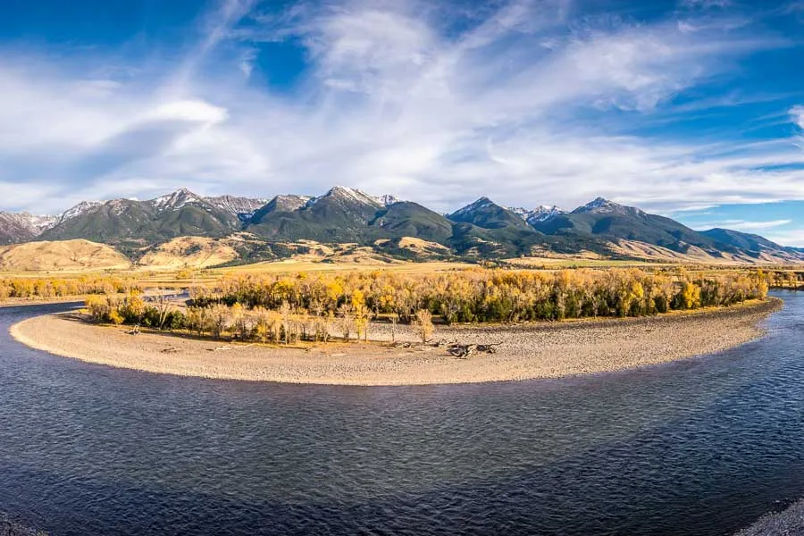 Yellowstone fishing lodge
