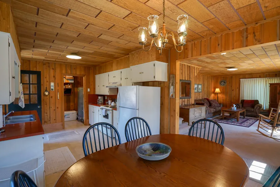 Cabins, Madison River