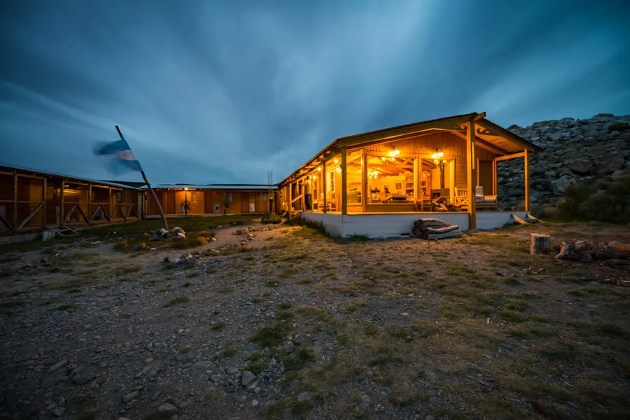 Jurassic Lake Lodge