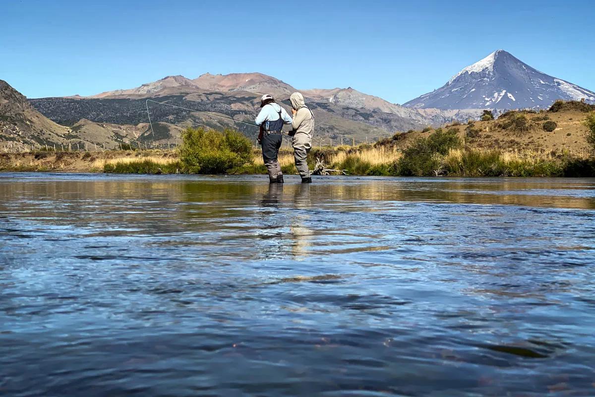 Decision time on the Tres Picos stretch of the Río Malleo