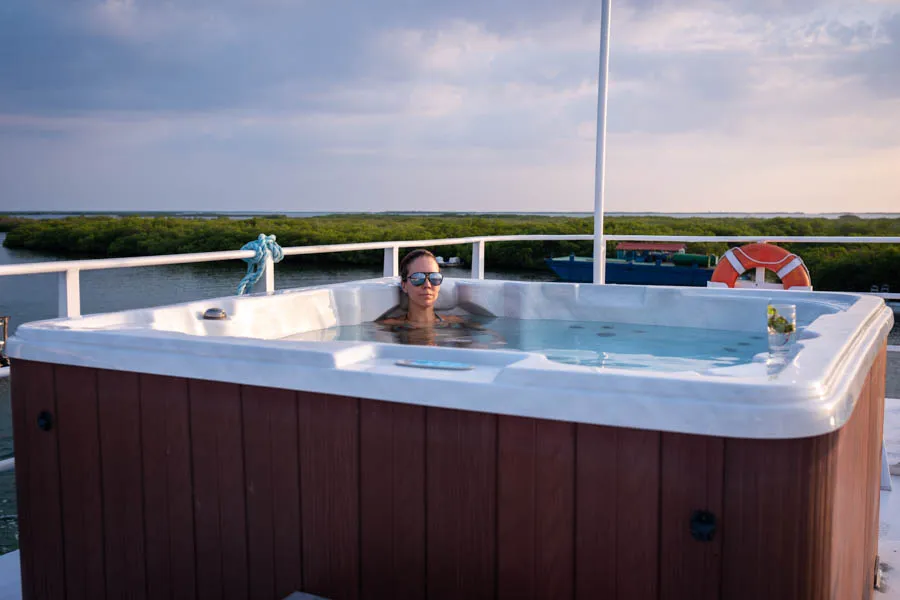 avalon cuba hot tub