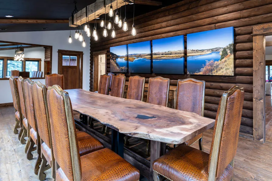 Lodge dining room
