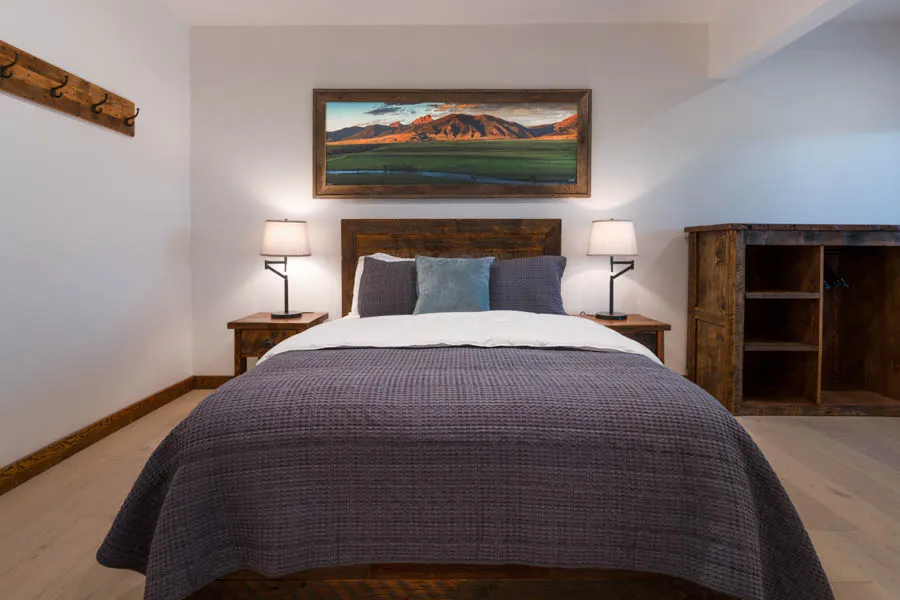 Missouri Cliffs Lodge bed