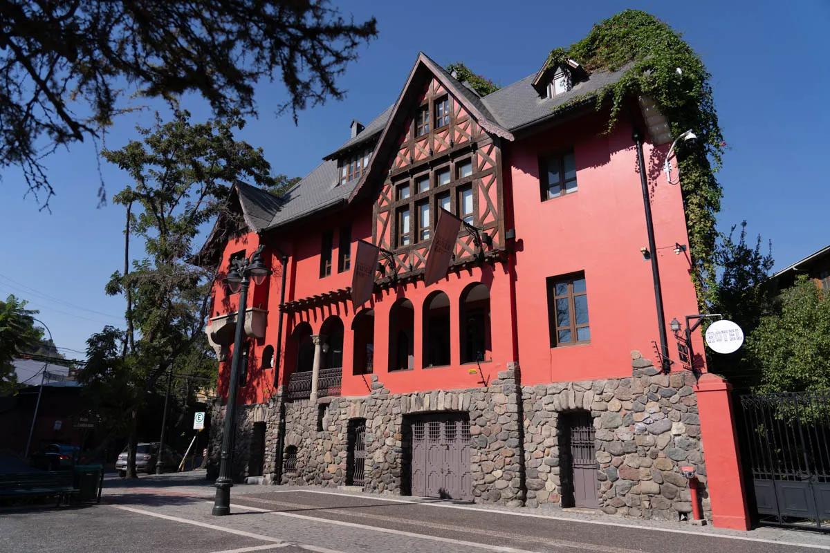 Hotel Castillo Rojo is situated in Santiago's Bellavista neighborhood and provides quick access to some of the city's best attractions. Hotel Castillo Rojo is situated in Santiago's Bellavista neighborhood and provides quick access to some of the city's best attractions.