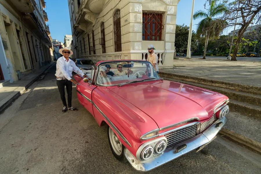 Havana tour Old American cars from before the revolution are carefully maintained. We enjoyed a nice tour of the city in some classic cars in Havana.