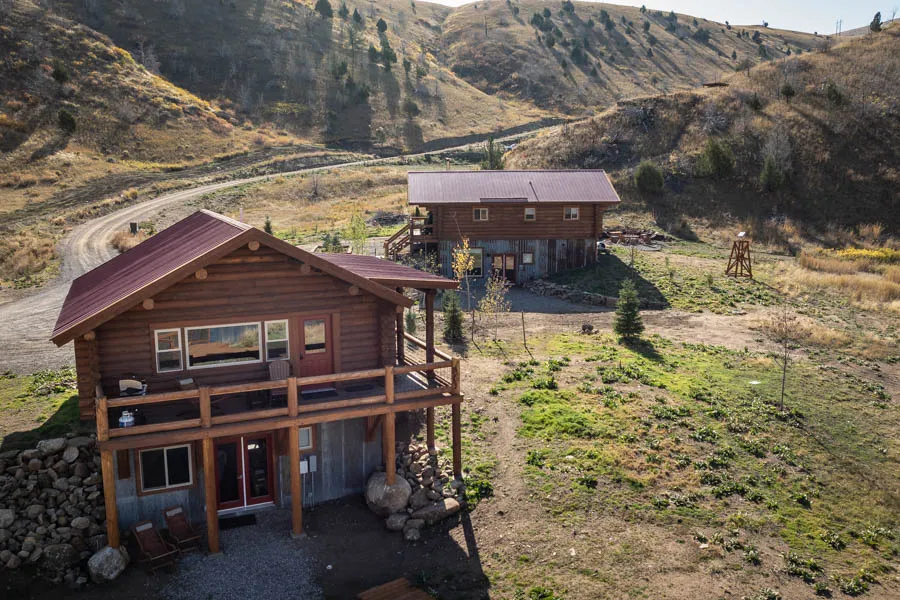 Bear Trap Canyon Cabins