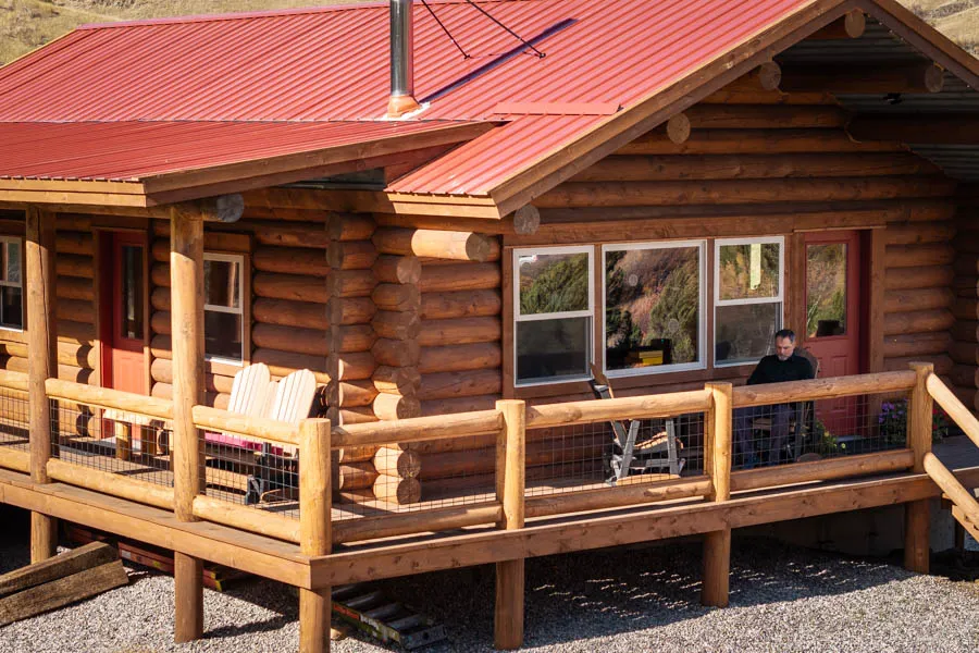 Bear Trap Canyon Cabins