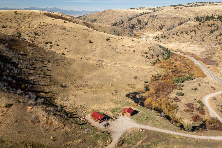 Bear Trap Canyon Cabins