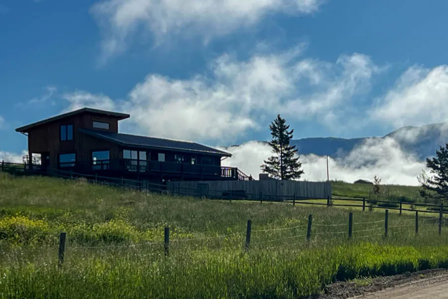 Ennis MT home
