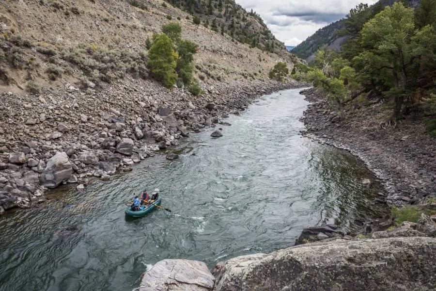 Montana fly fishing trips on the Yellowstone River near Livingston and Bozeman The Yellowstone River and the waters in the Yellowstone River Valley can fish well any day of the year. Just knowing where to be on which day is the key to success.