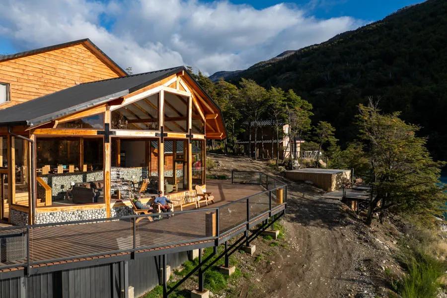 Fly fishing trips to Patagonia with Montana Angler. The deck of the lodge is the perfect place to unwind after a day of fishing. There is even a hot tub where you can hear the rush of the waters of the Rio Baker as you soak.
