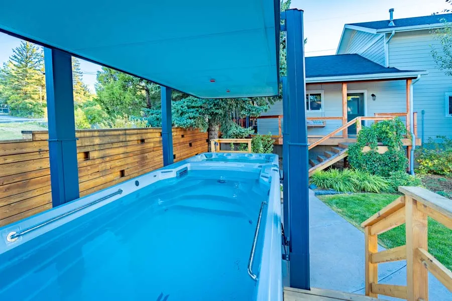 Absaroka Sunrise Vacation Rental Home Paradise Valley with hot tub