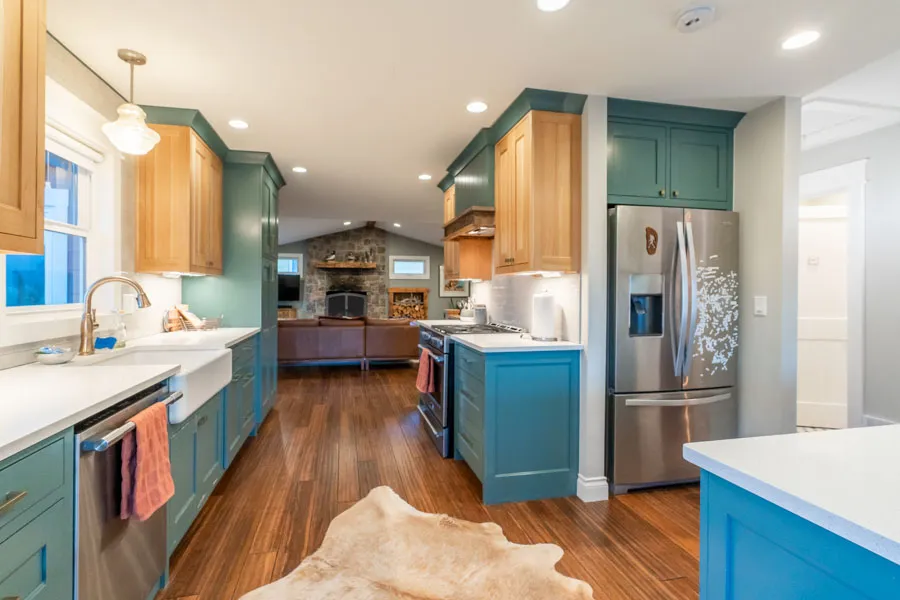 Yellowstone River Vacation Rental Home kitchen