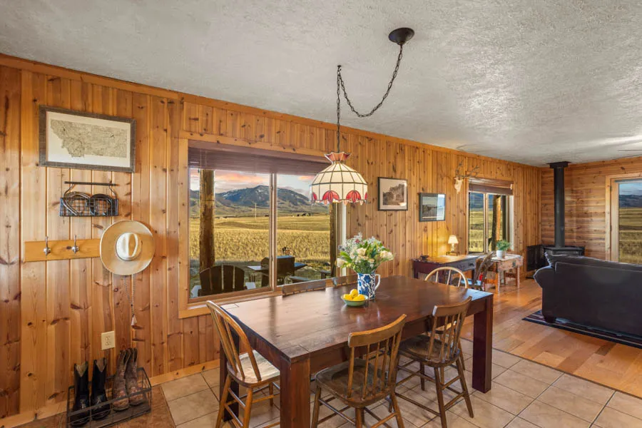 Blackhawk Cabin Paradise Valley Vacation Rental Home