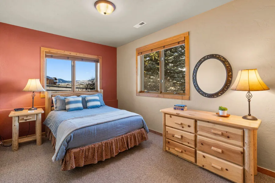 The Chalet Paradise Valley Vacation Rental Home bed