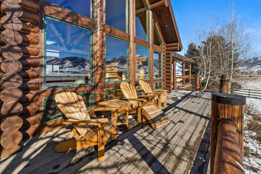 Livingston Vacation Rental Home the Chalet deck