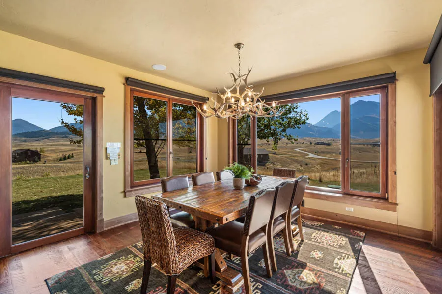 Paradise Valley Cowboy Lake Lodge Vacation Rental