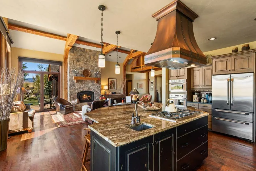 Paradise Valley Cowboy Lake Lodge Vacation Rental