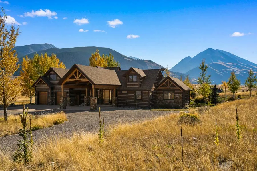 Livingston Montana Rental Home Cowboy Lake Lodge outside