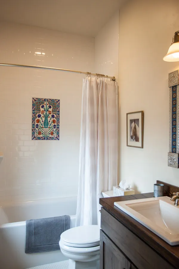 Crane's Bend Paradise Valley Vacation Rental bath