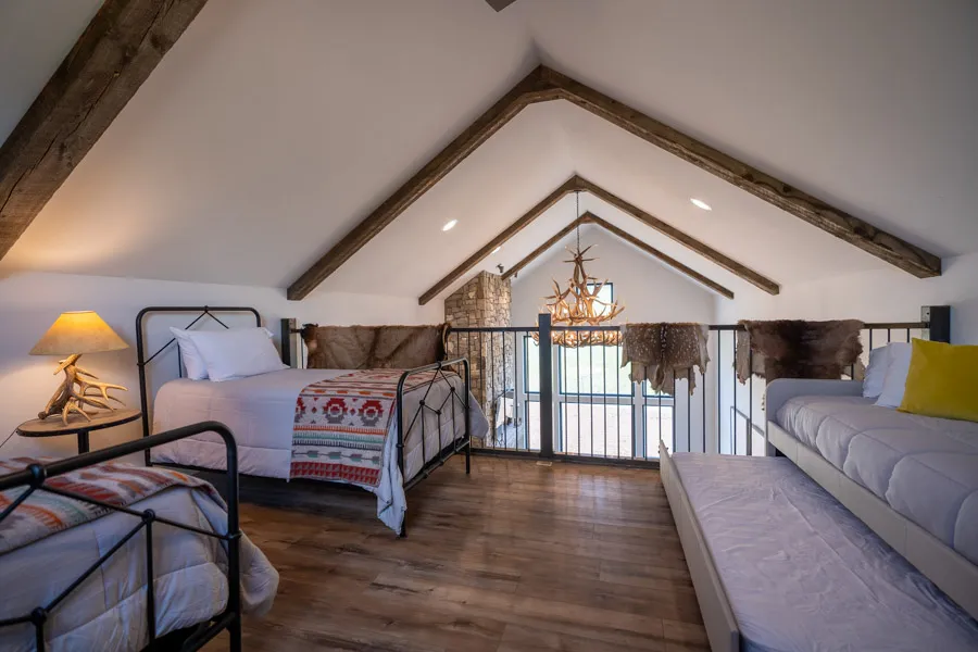 Vacation Rental Home in Paradise Valley Double MM Ranch upstairs