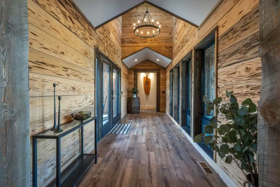 Vacation Rental Home in Paradise Valley Double MM Ranch hall