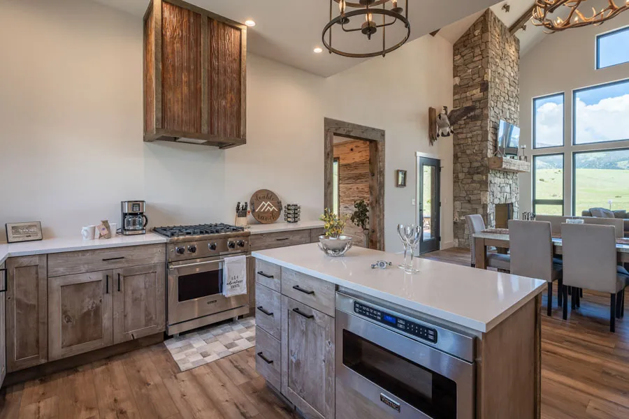 Yellowstone River Rental home Double MM Ranch kitchen