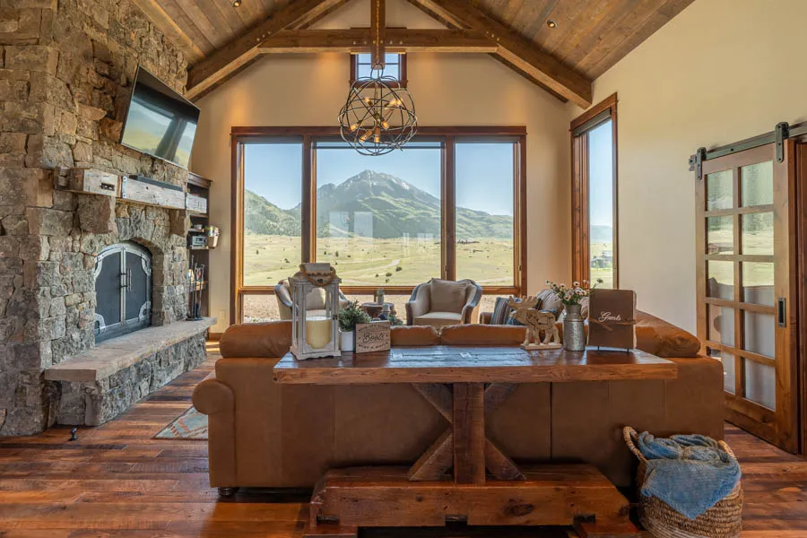 Livingston Montana Vacation Rental Home Emigrant Peak Lodge inside