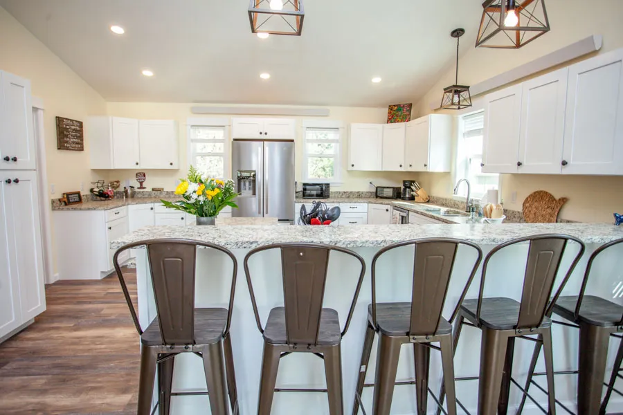 Yellowstone River Rental Home Evergreen House kitchen