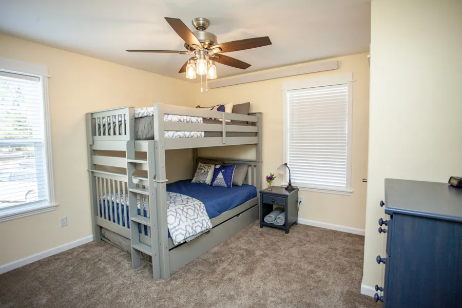 Evergreen House Yellowstone River Rental Home beds