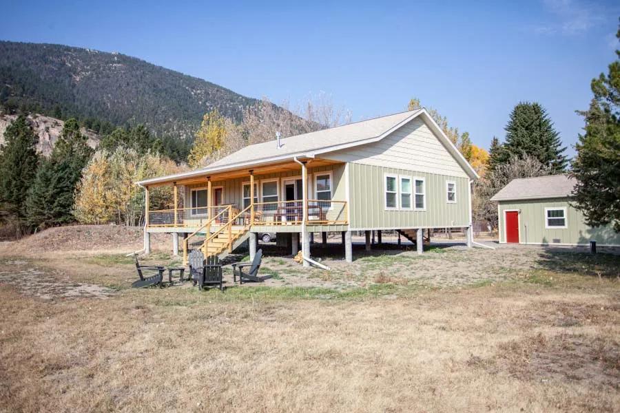 Yellowstone River Rental Home Evergreen House