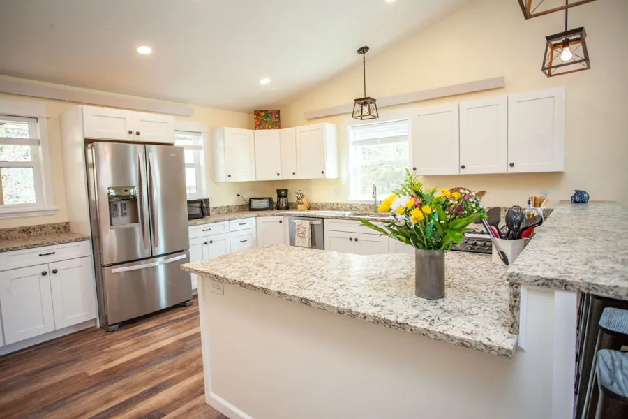 Yellowstone River Rental Home Evergreen House inside