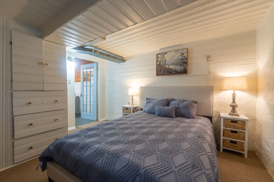 Rental Home Fisherman's Bungalow bed