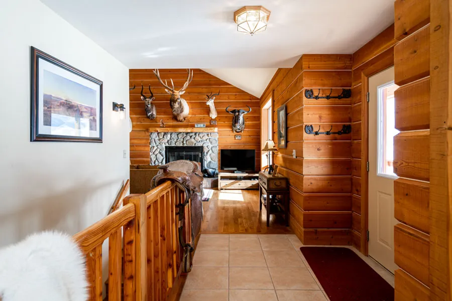 Livingston Montana Vacation Rental Home Horseshoe Ranch inside