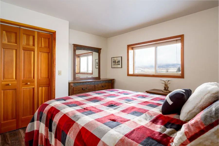 Paradise Valley Rental Home Horseshoe Ranch bed