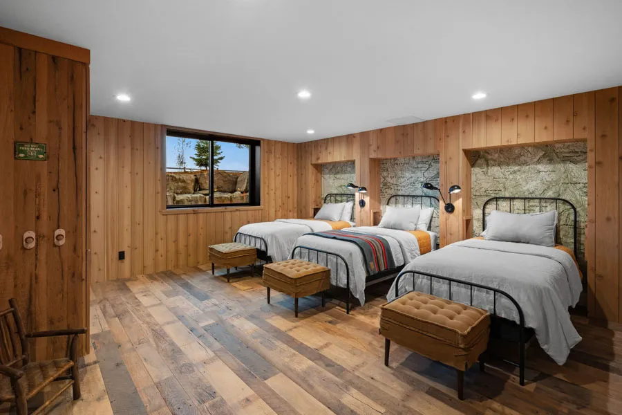 Lodge at Elbow Creek Paradise Valley Rental Home beds