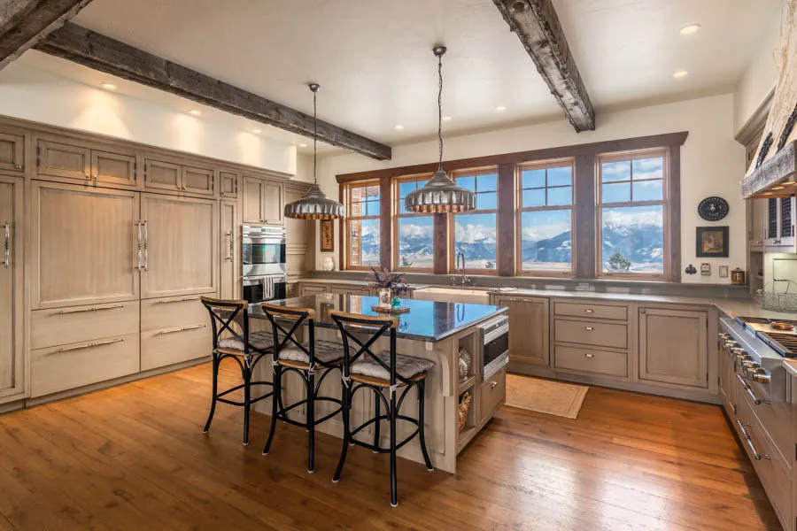 Vacation Rental Home in Paradise Valley New Moon Lodge kitchen