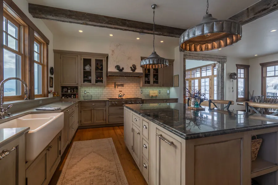 Vacation Rental Home in Paradise Valley New Moon Lodge interior