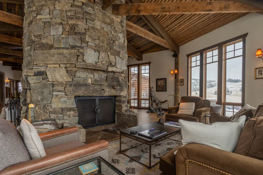 New Moon Lodge Vacation Rental Home in Paradise Valley Montana interior