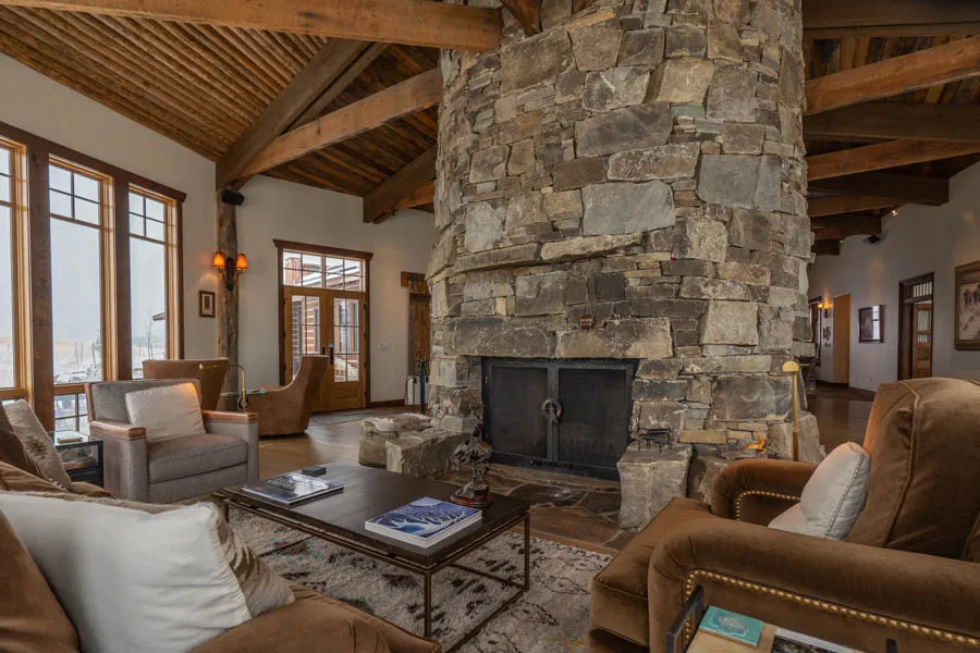 New Moon Lodge Vacation Rental Home in Paradise Valley Montana interior