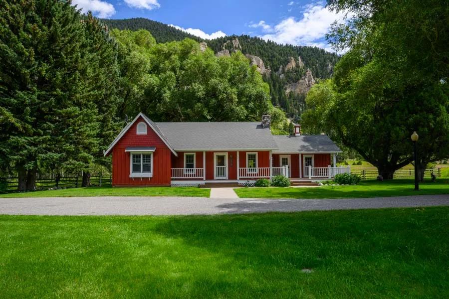 Red House Homestead Vacation Rental Home in Livingston Montana