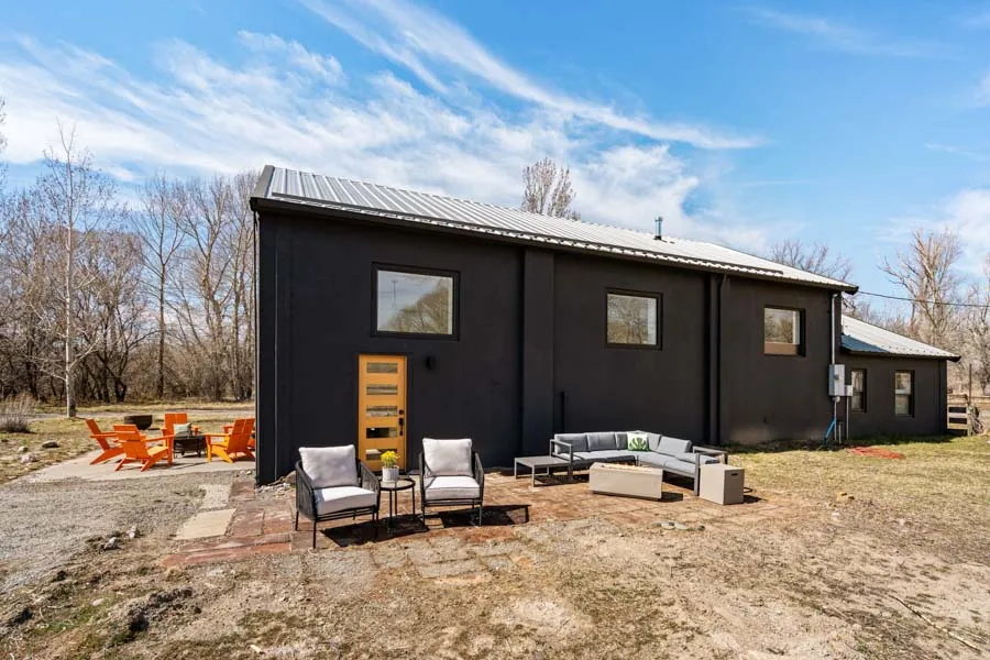Livingston Vacation Rental Home River Island Retreat outside
