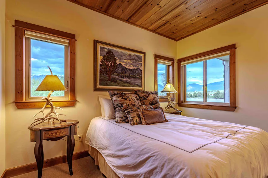 Paradise Valley Rental Home River Run bed