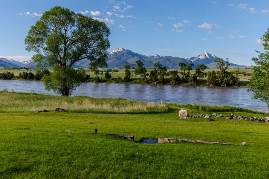 Waterfront Vacation Rental Home in Paradise Valley River Run