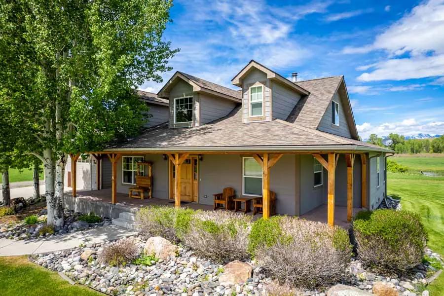 Vacation Rental Home with private river access Trout House