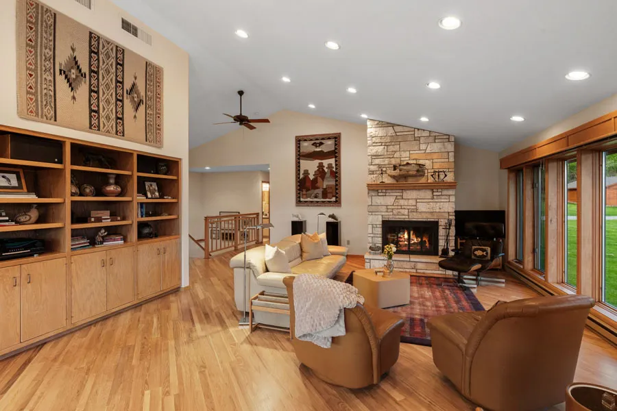 Yellowstone River Vacation Rental Home living room